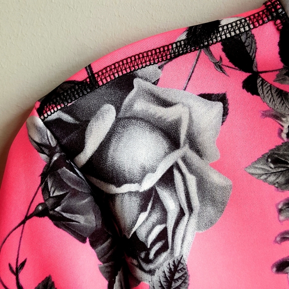 Activewear, assymetrical floral zip jacket - Picture 3 of 5